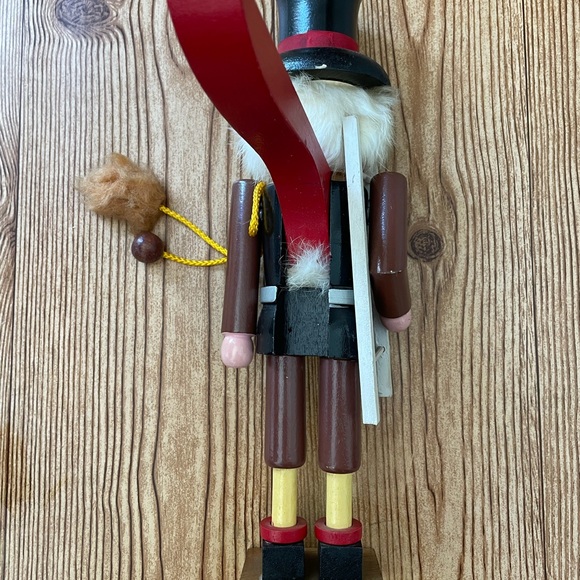 German Nutcracker - Picture 4 of 4